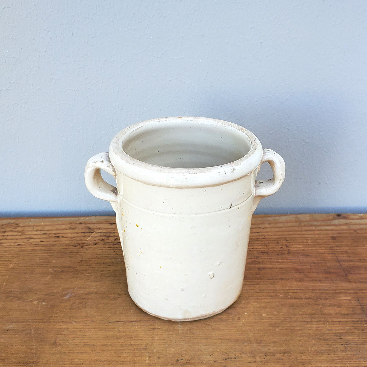 http://thegreyhouseantiques.com/cdn/shop/products/french-confit-pot-3_1200x1200.jpg?v=1651627531