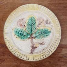 Load image into Gallery viewer, Small Majolica Plate
